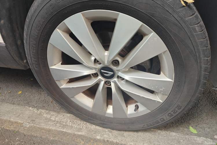 Used Jetta VS5 2019 280TSI Automatic Trend Model Right Front Wheel Hub