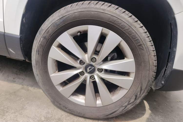 Used Jetta VS5 2019 280TSI Automatic Trend Model Right Front Wheel Hub