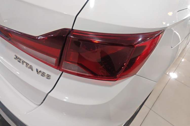 Used Jetta VS5 2019 280TSI Manual Entry-Level Model Right Rear Taillight