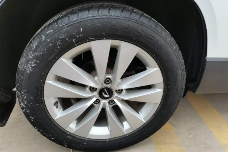 Used Jetta VS5 2019 280TSI Automatic Trend Model Right Rear Wheel Hub