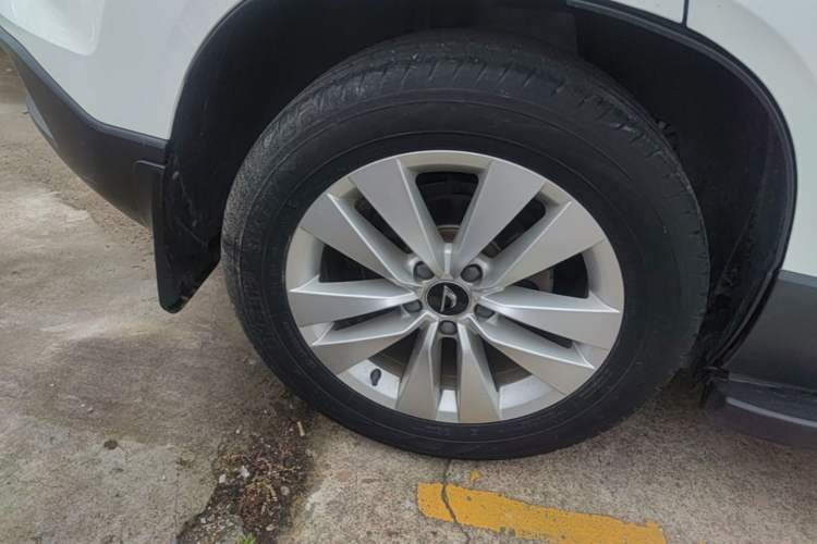 Used Jetta VS5 2019 280TSI Automatic Trend Model Right Rear Wheel Hub