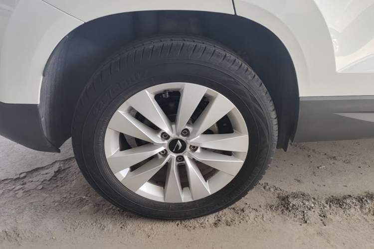 Used Jetta VS5 2019 280TSI Manual Entry-Level Model Right Rear Wheel Hub