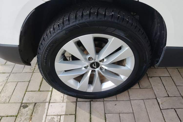 Used Jetta VS5 2019 280TSI Automatic Trend Model Right Rear Wheel Hub