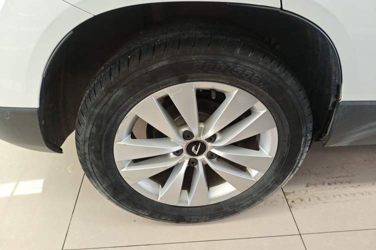 Used Jetta VS5 2019 280TSI Automatic Trend Model Right Rear Wheel Hub
