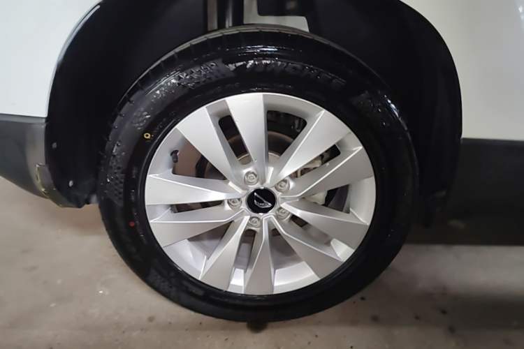 Used Jetta VS5 2019 280TSI Automatic Trend Model Right Rear Wheel Hub