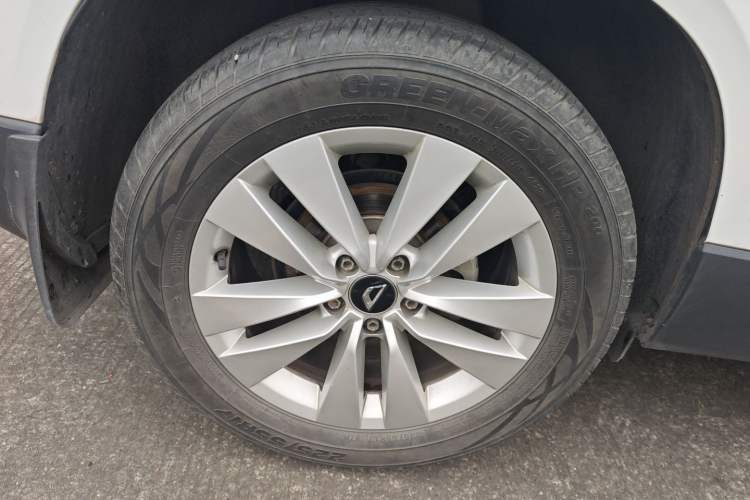 Used Jetta VS5 2019 280TSI Automatic Trend Model Right Rear Wheel Hub