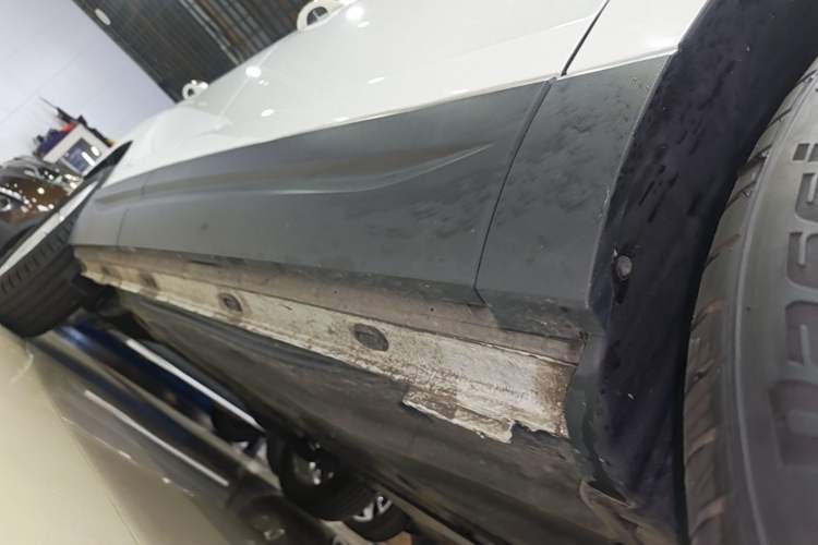 Used Jetta VS5 2019 280TSI Automatic Enjoyment Model Right Side Sill