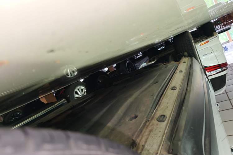 Used Jetta VS5 2019 280TSI Automatic Enjoyment Model Right Side Sill