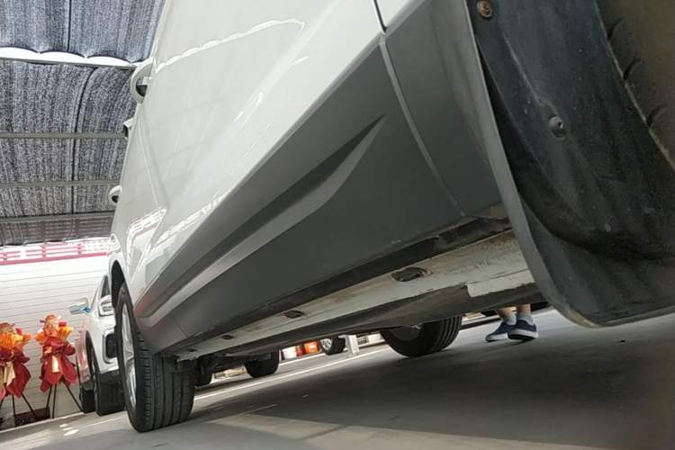 Used Jetta VS5 2019 280TSI Automatic Trend Model Right Side Sill