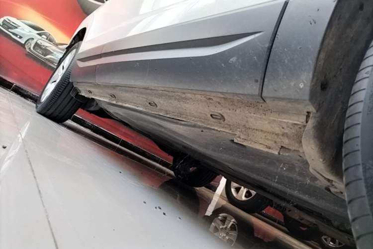 Used Jetta VS5 2019 280TSI Automatic Enjoyment Model Right Side Sill