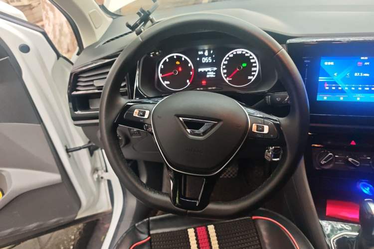 Used Jetta VS5 2019 280TSI Automatic Trend Model Steering Wheel
