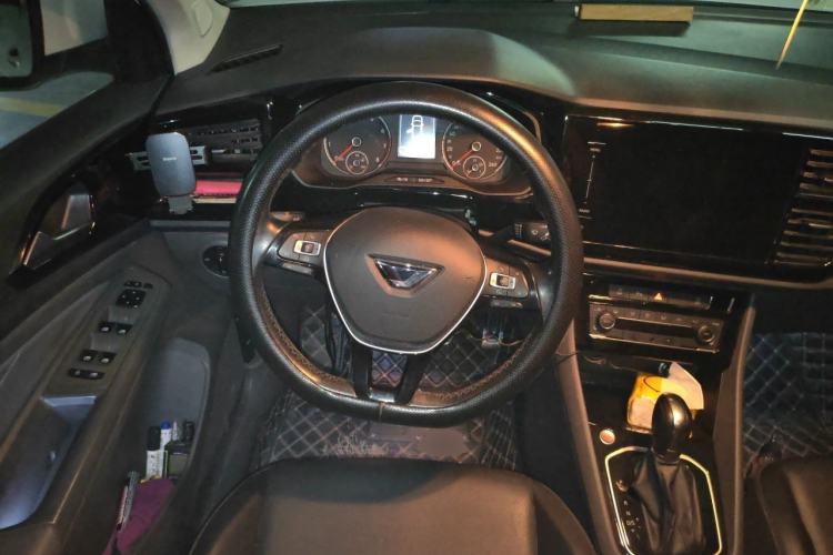 Used Jetta VS5 2019 280TSI Automatic Glory Edition Steering Wheel