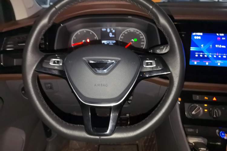 Used Jetta VS5 2019 280TSI Automatic Enjoyment Model Steering Wheel