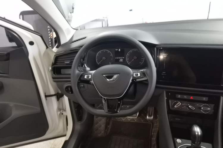 Used Jetta VS5 2019 280TSI Automatic Enjoyment Model Steering Wheel