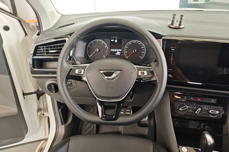 Used Jetta VS5 2019 280TSI Automatic Enjoyment Model Steering Wheel