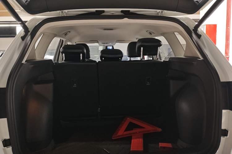 Used Jetta VS5 2019 280TSI Manual Entry-Level Model Trunk