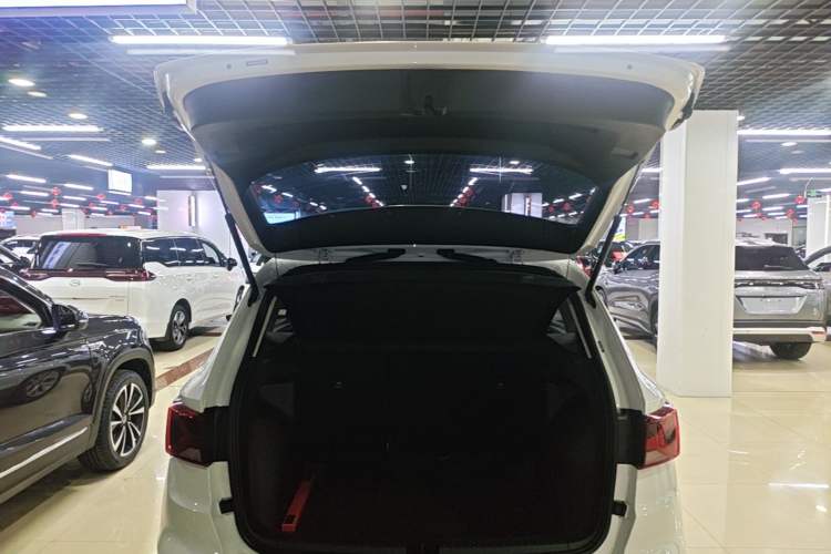Used Jetta VS5 2019 280TSI Automatic Enjoyment Model Trunk