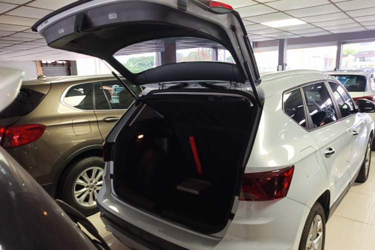 Used Jetta VS5 2019 280TSI Automatic Enjoyment Model Trunk