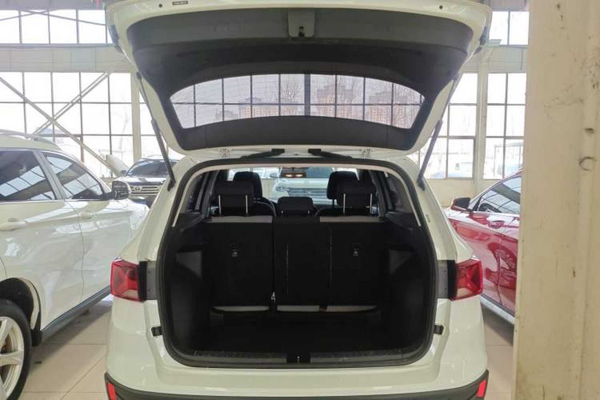 Used Jetta VS5 2019 280TSI Automatic Trend Model Trunk