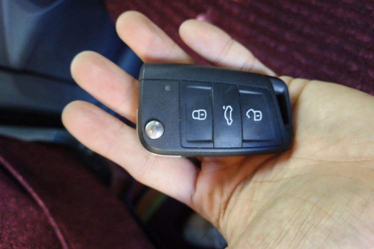 Used Jetta VS5 2019 280TSI Automatic Trend Model Vehicle Key