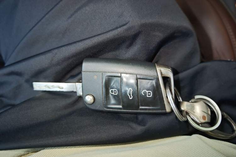 Used Jetta VS5 2019 280TSI Manual Entry-Level Model Vehicle Key