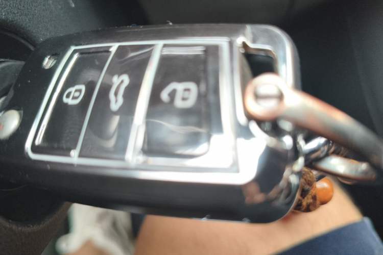 Used Jetta VS5 2019 280TSI Automatic Trend Model Vehicle Key