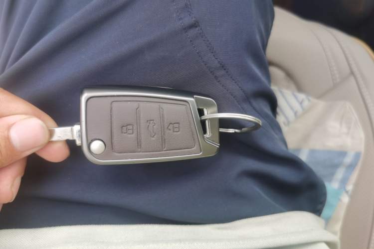 Used Jetta VS5 2019 280TSI Automatic Trend Model Vehicle Key