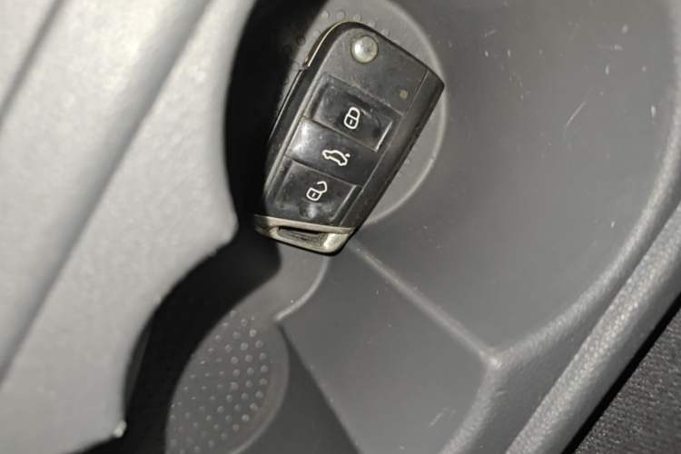 Used Jetta VS5 2019 280TSI Automatic Enjoyment Model Vehicle Key