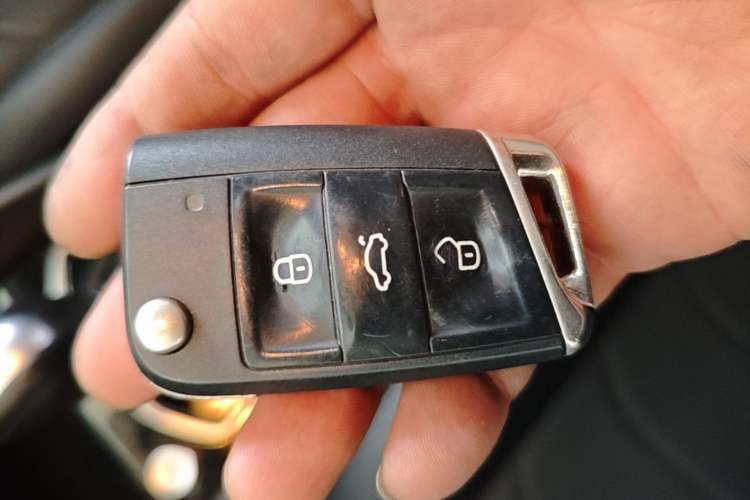 Used Jetta VS5 2019 280TSI Automatic Enjoyment Model Vehicle Key