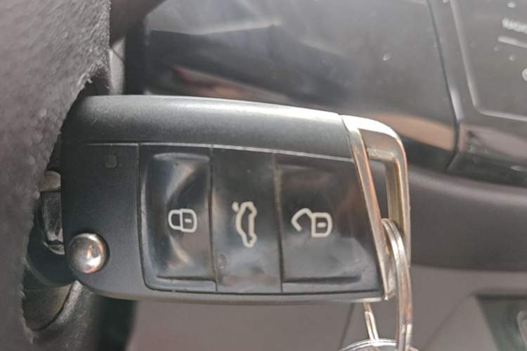 Used Jetta VS5 2019 280TSI Automatic Trend Model Vehicle Key