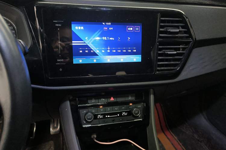 Used Jetta VS5 2019 280TSI Automatic Glory Edition Audio And AC Panel