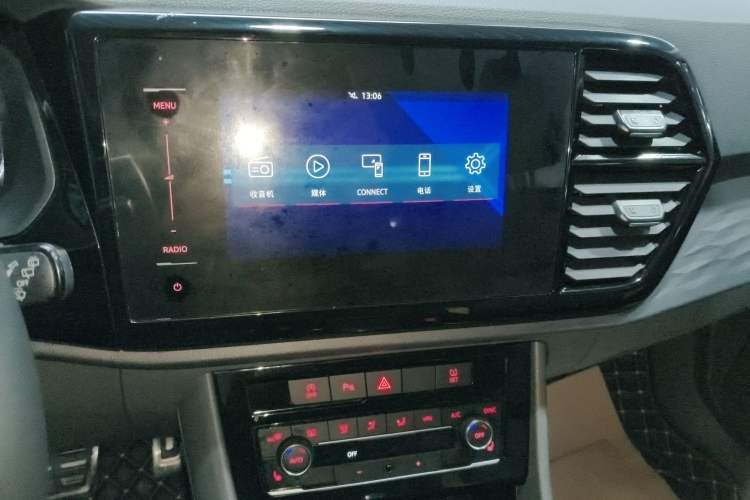 Used Jetta VS5 2019 280TSI Automatic Glory Edition Audio And AC Panel
