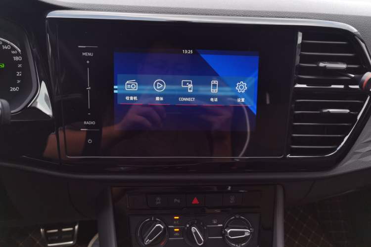 Used Jetta VS5 2019 280TSI Automatic Enjoyment Model Audio And AC Panel