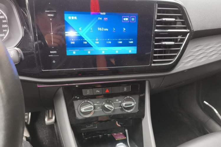 Used Jetta VS5 2019 280TSI Automatic Enjoyment Model Audio And AC Panel