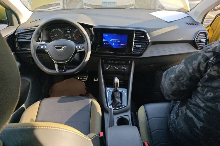 Used Jetta VS5 2019 280TSI Automatic Enjoyment Model Center Console