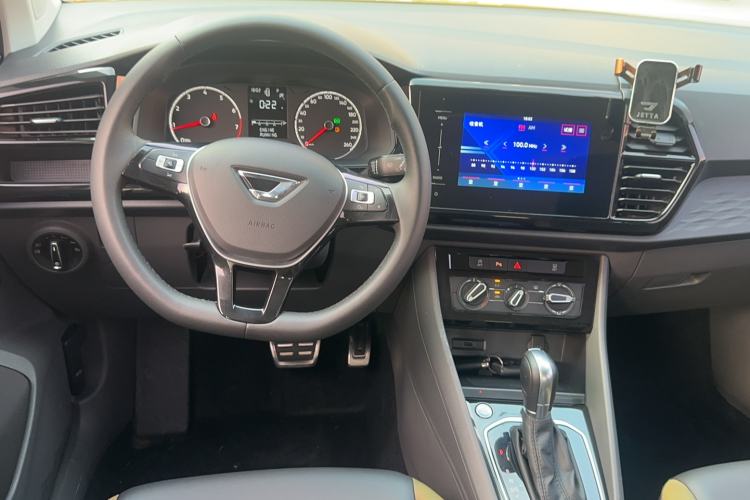 Used Jetta VS5 2019 280TSI Automatic Enjoyment Model Center Console