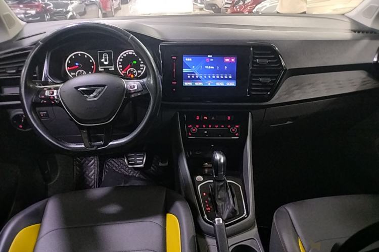 Used Jetta VS5 2019 280TSI Automatic Glory Edition Center Console