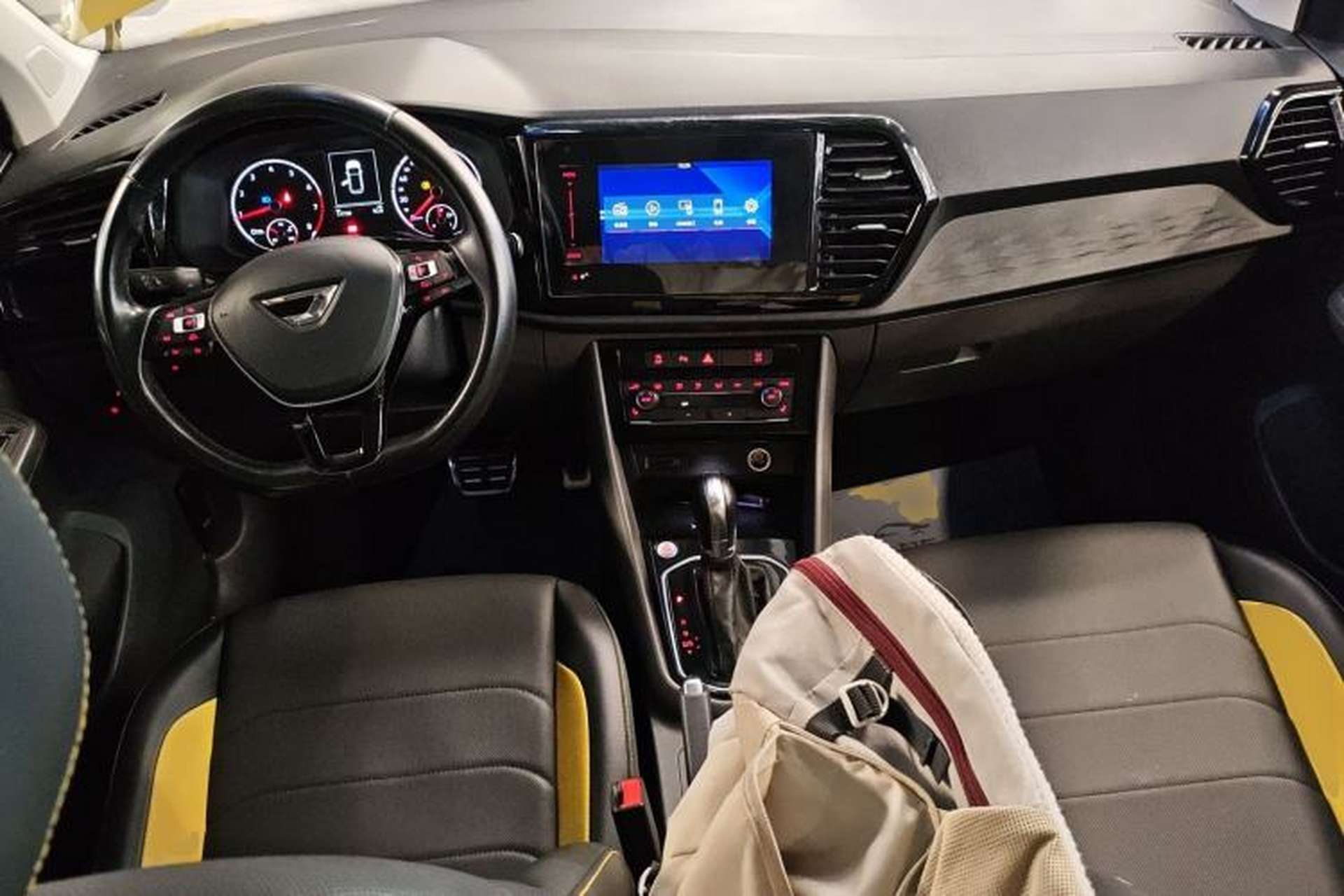 Used Jetta VS5 2019 280TSI Automatic Glory Edition Center Console