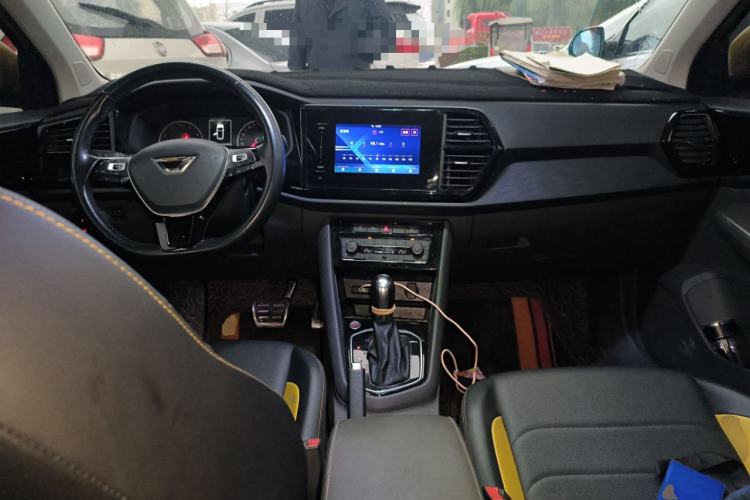 Used Jetta VS5 2019 280TSI Automatic Glory Edition Center Console