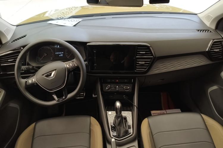 Used Jetta VS5 2019 280TSI Automatic Enjoyment Model Center Console