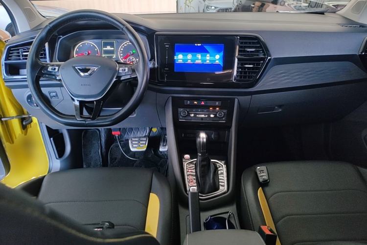 Used Jetta VS5 2019 280TSI Automatic Glory Edition Center Console