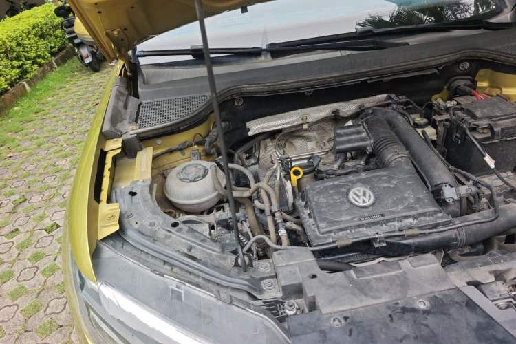 Used Jetta VS5 2019 280TSI Automatic Glory Edition Engine Bay Right