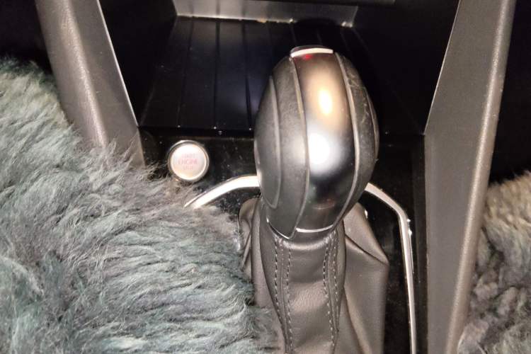 Used Jetta VS5 2019 280TSI Automatic Glory Edition Gear Lever