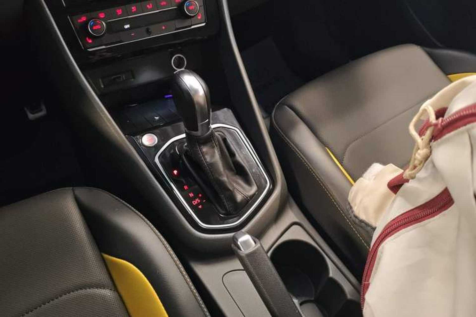 Used Jetta VS5 2019 280TSI Automatic Glory Edition Gear Lever