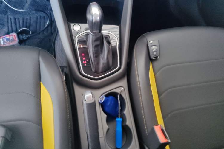 Used Jetta VS5 2019 280TSI Automatic Glory Edition Gear Lever