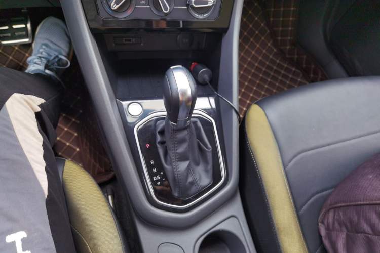 Used Jetta VS5 2019 280TSI Automatic Enjoyment Model Gear Lever