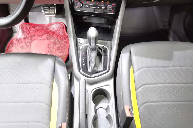 Used Jetta VS5 2019 280TSI Automatic Glory Edition Gear Lever