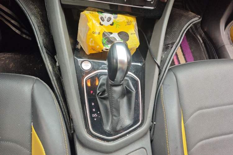 Used Jetta VS5 2019 280TSI Automatic Glory Edition Gear Lever