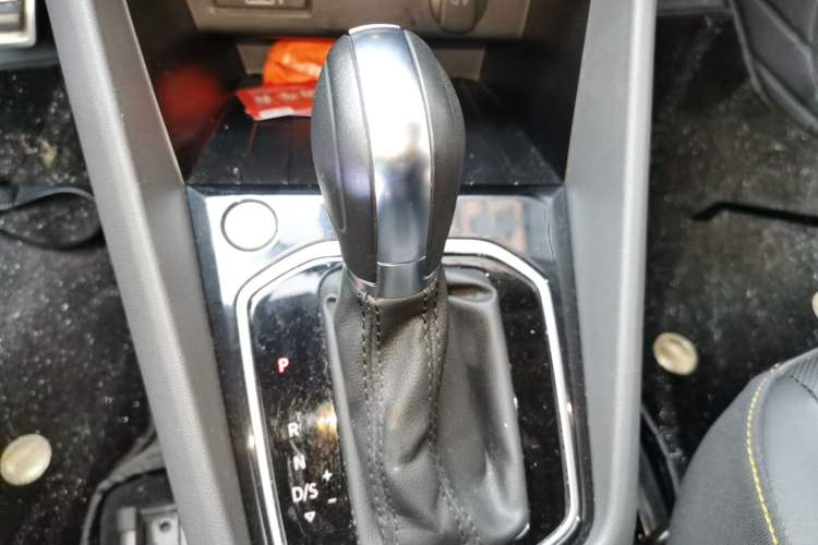 Used Jetta VS5 2019 280TSI Automatic Glory Edition Gear Lever