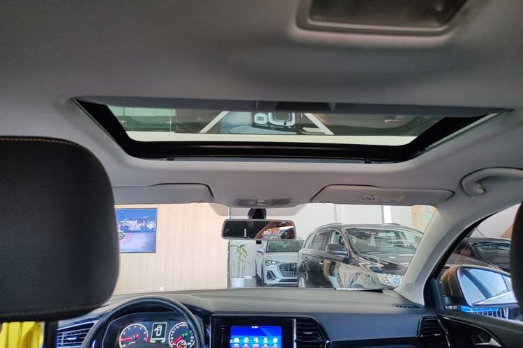 Used Jetta VS5 2019 280TSI Automatic Glory Edition Headliner